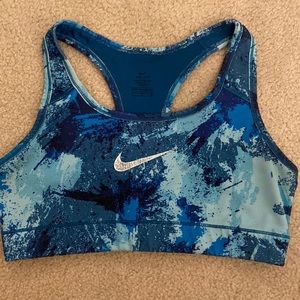 Tie-dye Nike M sports bra